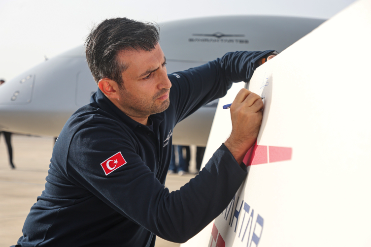 Bayraktar TB3 gökyüzüyle buluştu